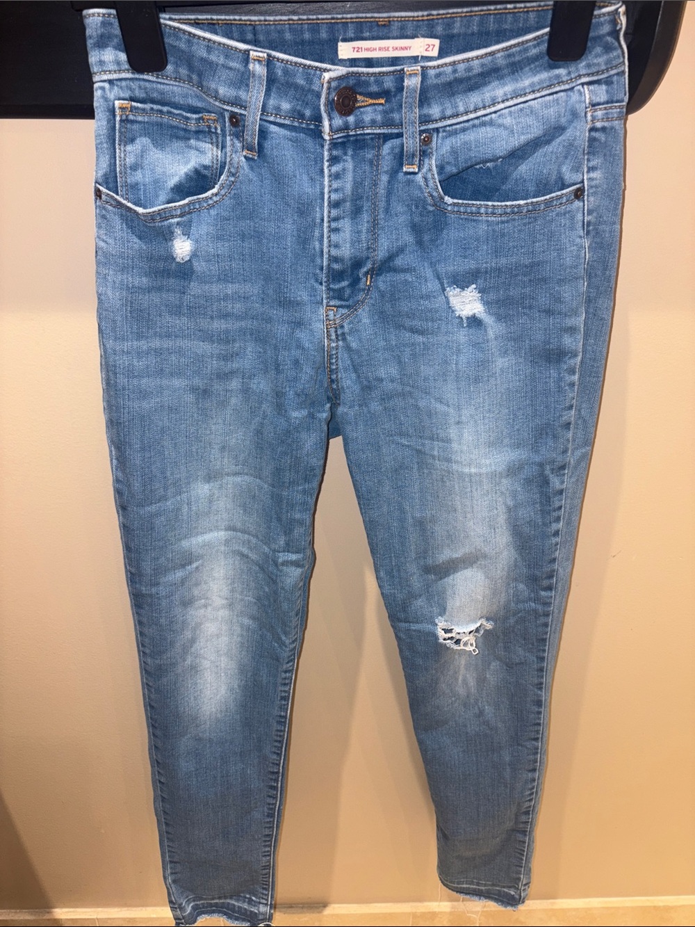 Woman’s Levis Light Blue Distressed Jeans - High Rise Skinny